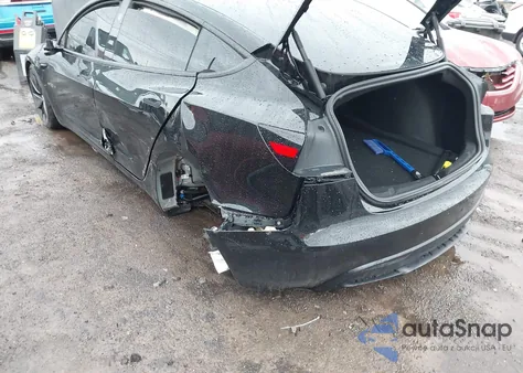 2024 Tesla Model 3 Performance All-Wheel Drive z USA, uszkodzony, nr VIN 5YJ3E1ET5RF892736